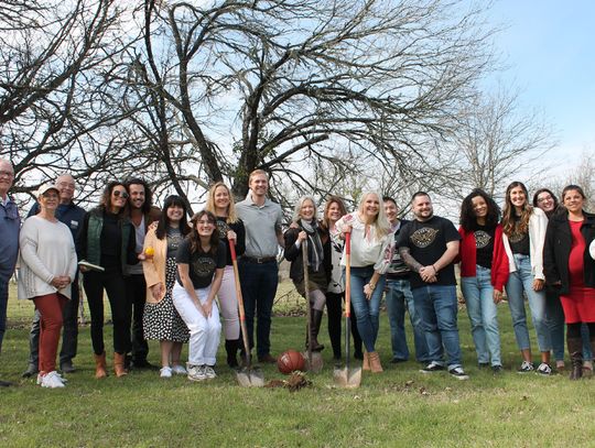 Volunteers support local foster families