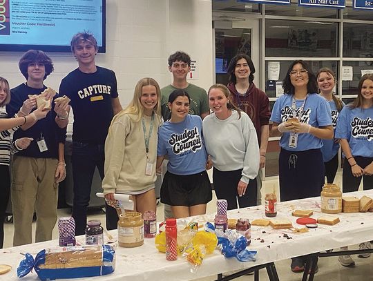Wimberley High School students make lunch for Crisis Center of Comal County