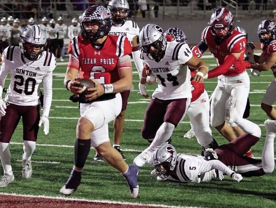 Wimberley sinks Pirates in waning seconds