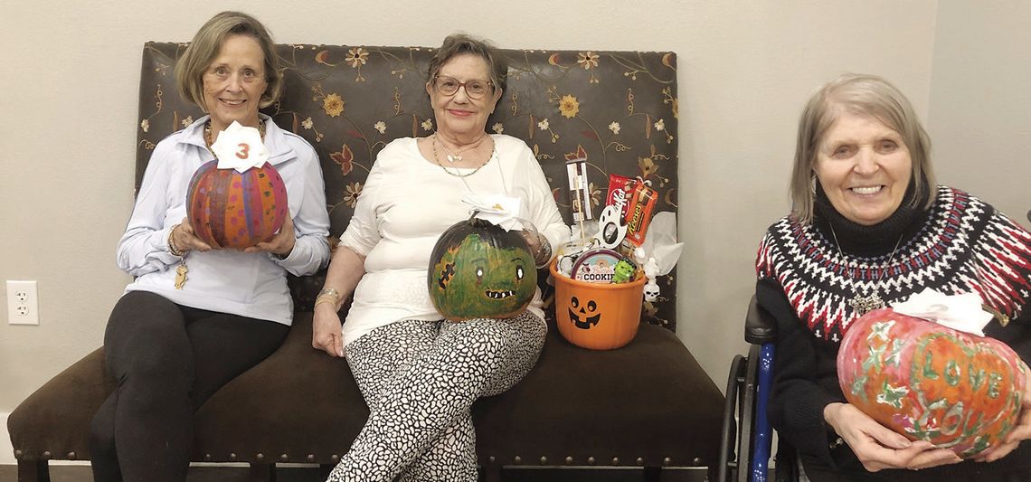 Alexis Pointe holds pumpkin painting contest