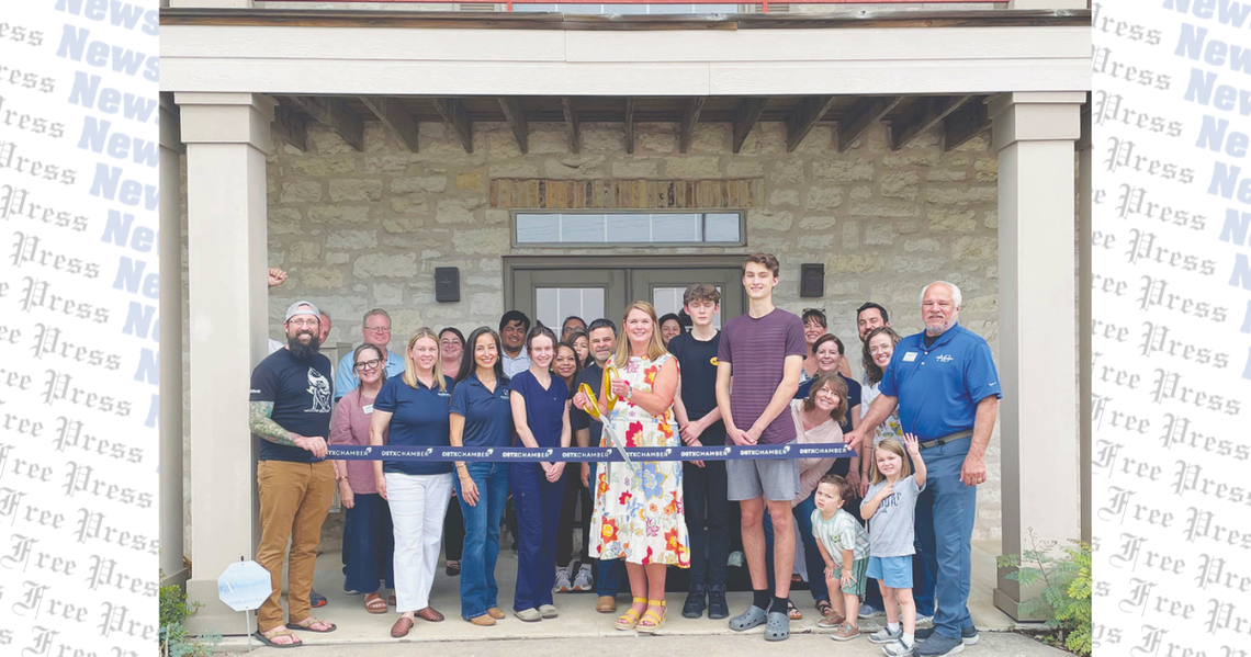 Bluebonnet Therapy Specialists under new name, hosts ribbon cutting