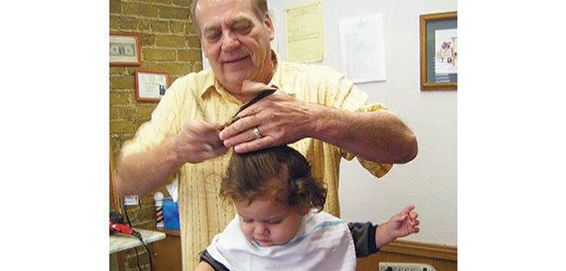 Buda barber passes away