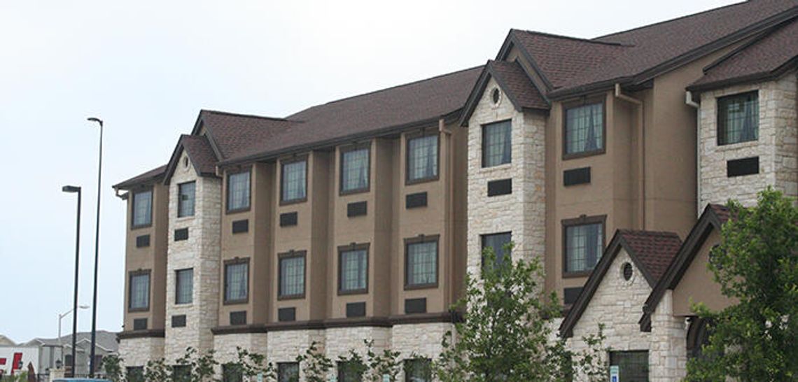 Buda groups oppose more hotels