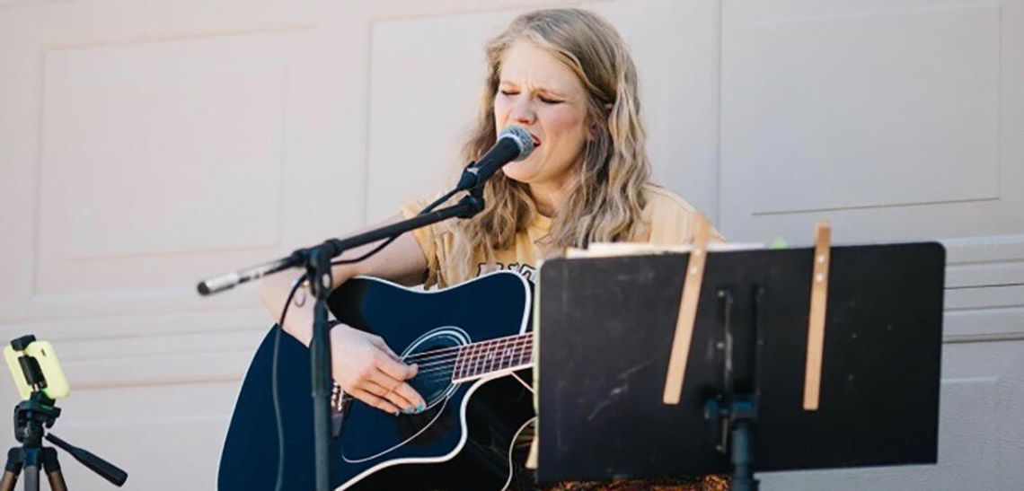 Buda musician fills gig gap with driveway shows, ‘corona-grams’