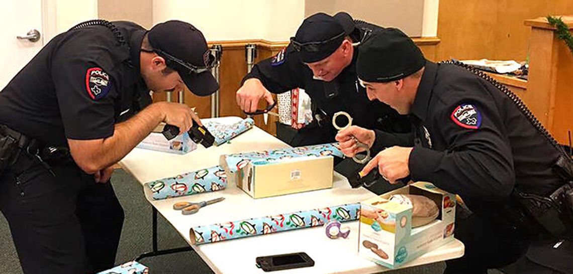 Buda PD spreads holiday cheer