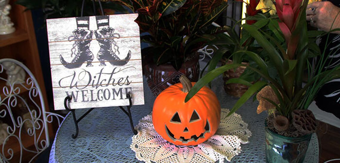 Businesses find ways to cash in on fall, Halloween season