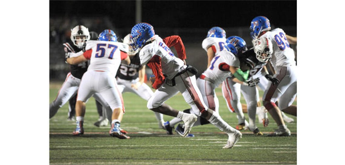 Cavs football cruises past Rebels 59-27 