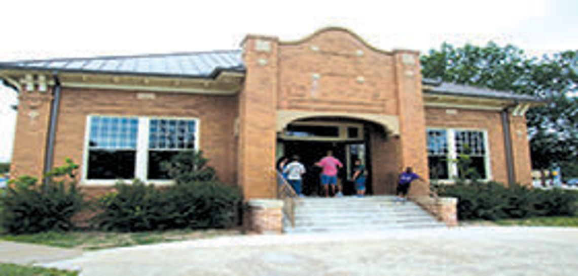 Council reviews structural issues, drainage at historic Kyle city hall