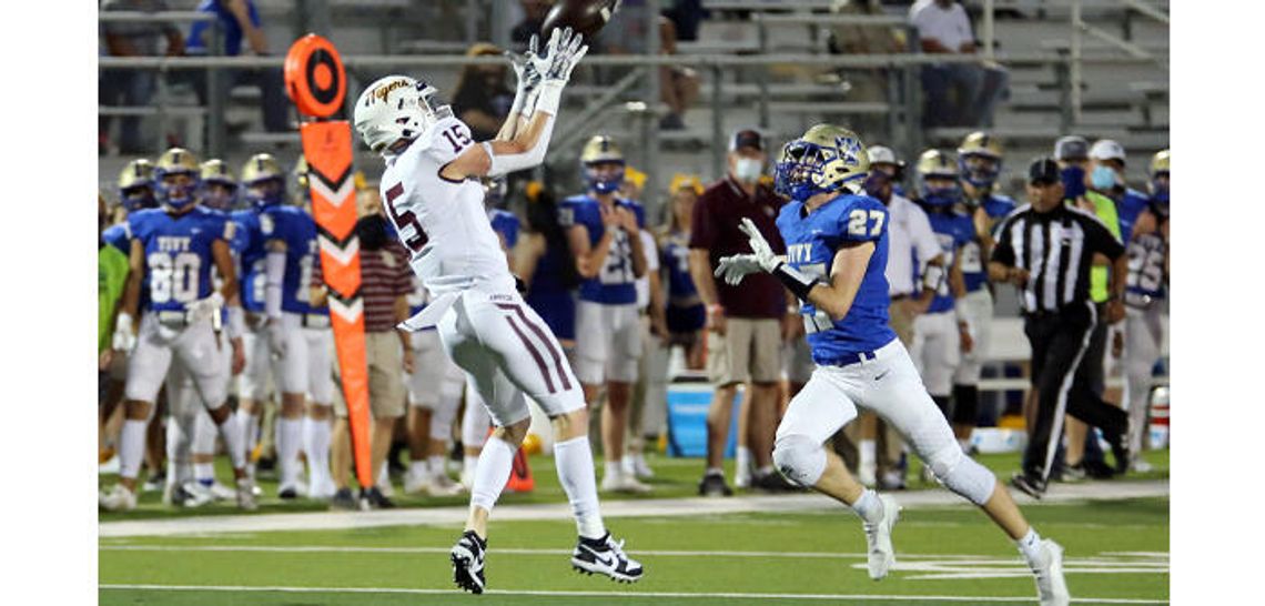 Defense key as DS holds off Tivy in the final minutes