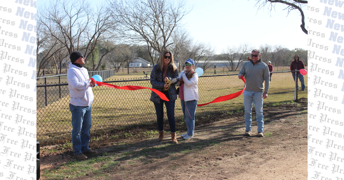 Dogs, owners celebrate new Buda amenity