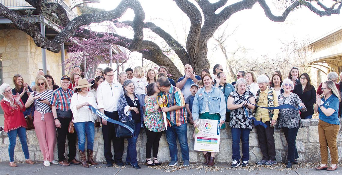 Dripping Springs Art League cuts ribbon