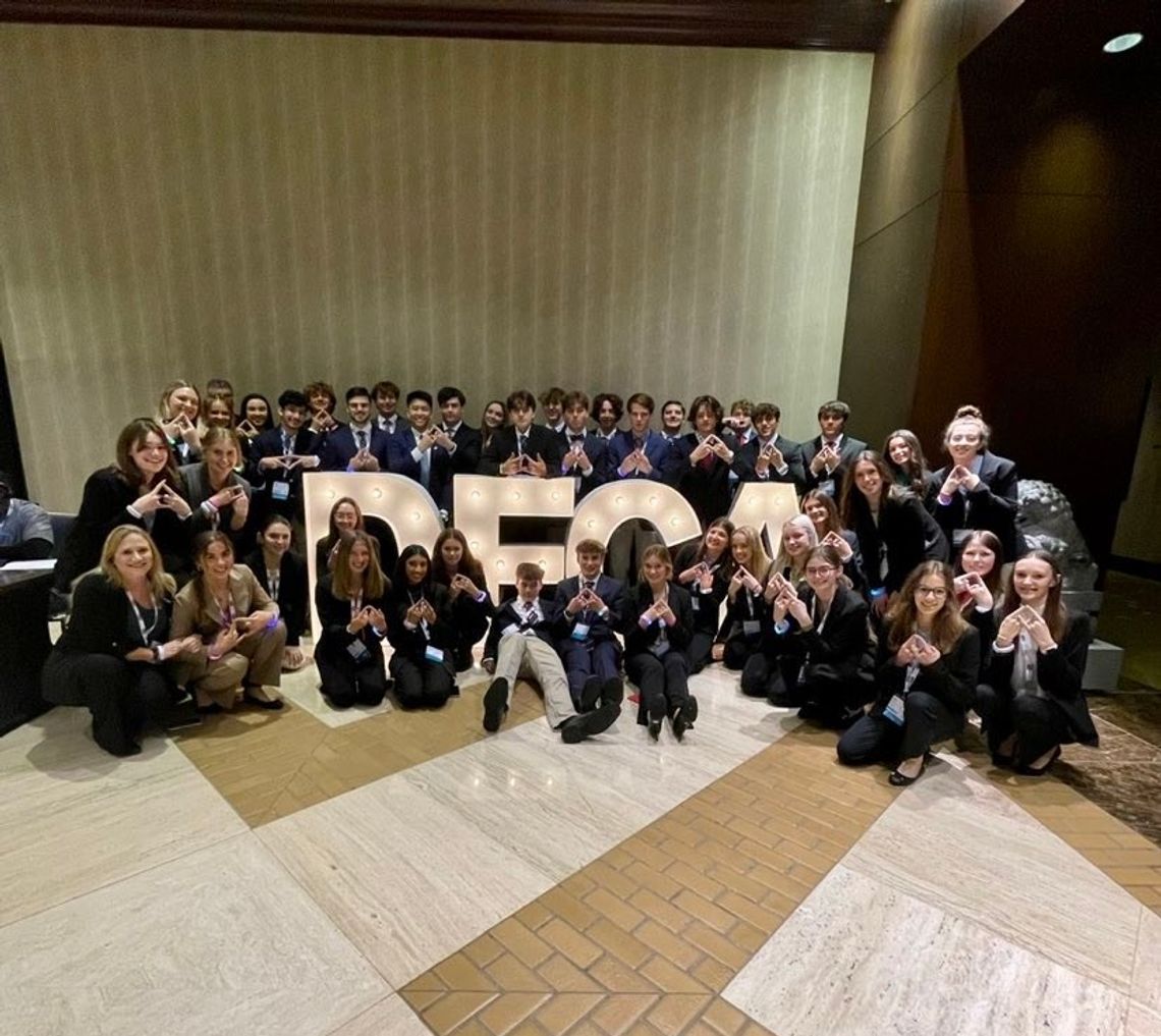 DSHS DECA program students advance to state DSHS DECA program students advance to state