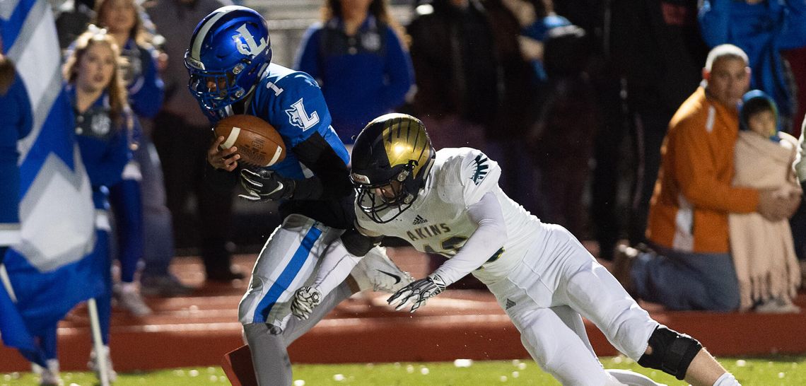Early miscues hurt Lobos in season ending loss to Akins