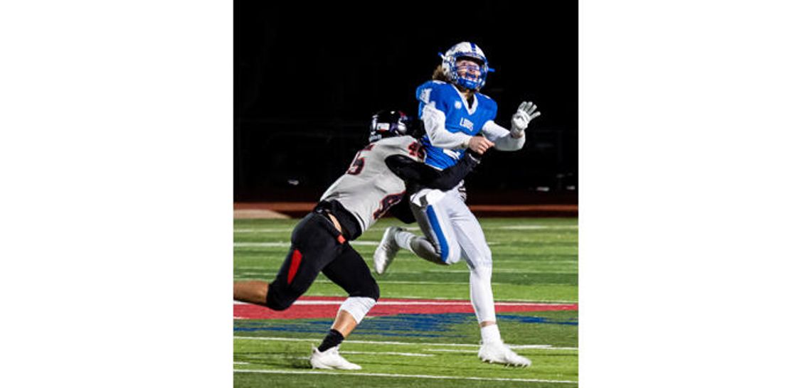 Early scores lift Bowie football past Lobos 42-14