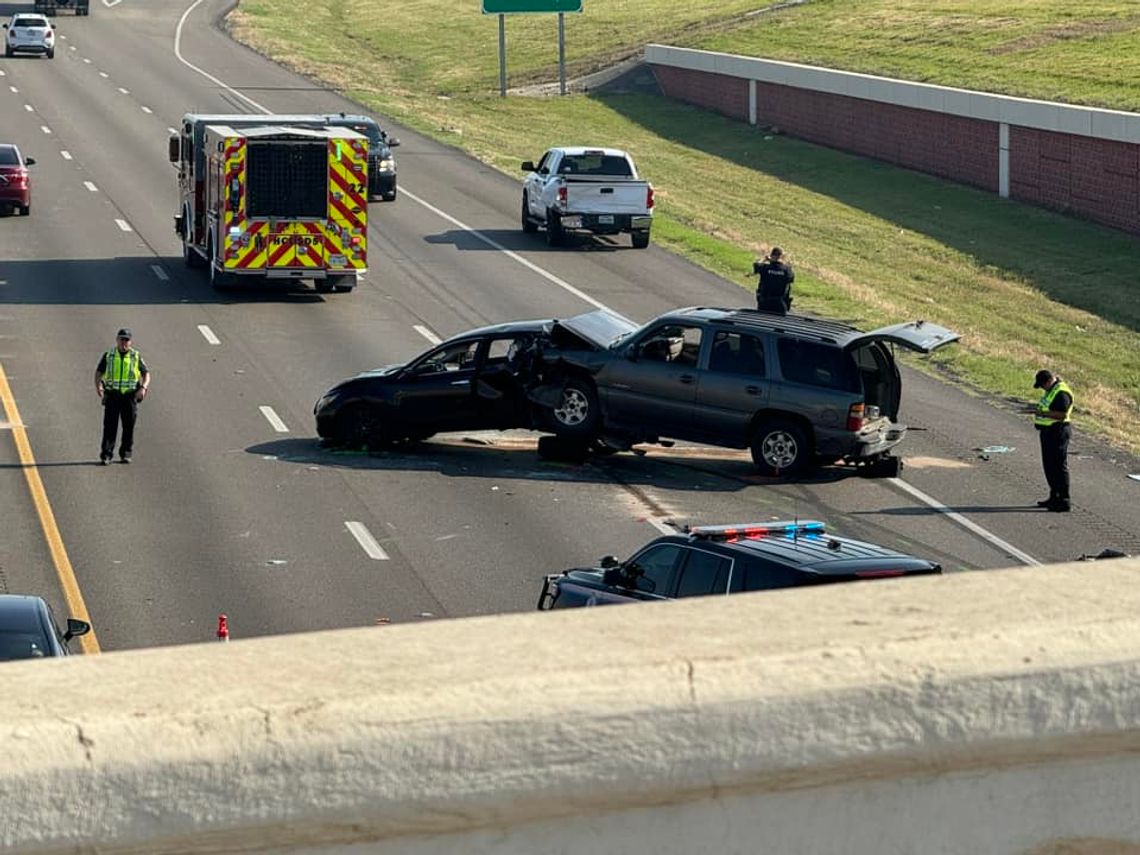 Fatal crash closes IH-35 in Kyle, police seek information Fatal crash closes IH-35 in Kyle, police seek information