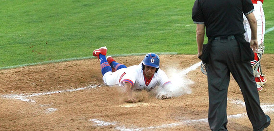 Hays blanks Del Valle to punch playoff ticket