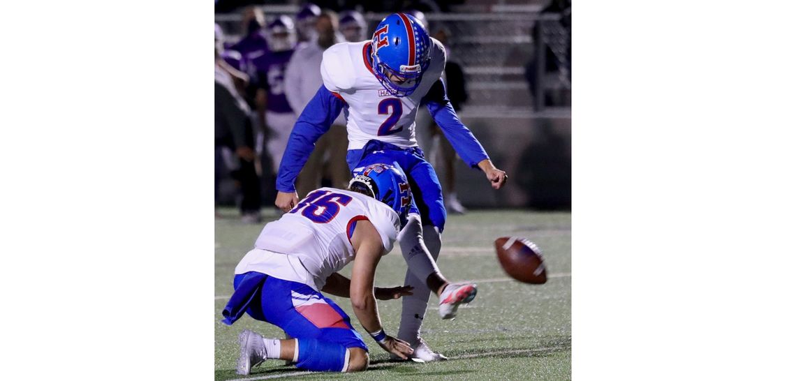 Hays fends off Del Valle 24-21