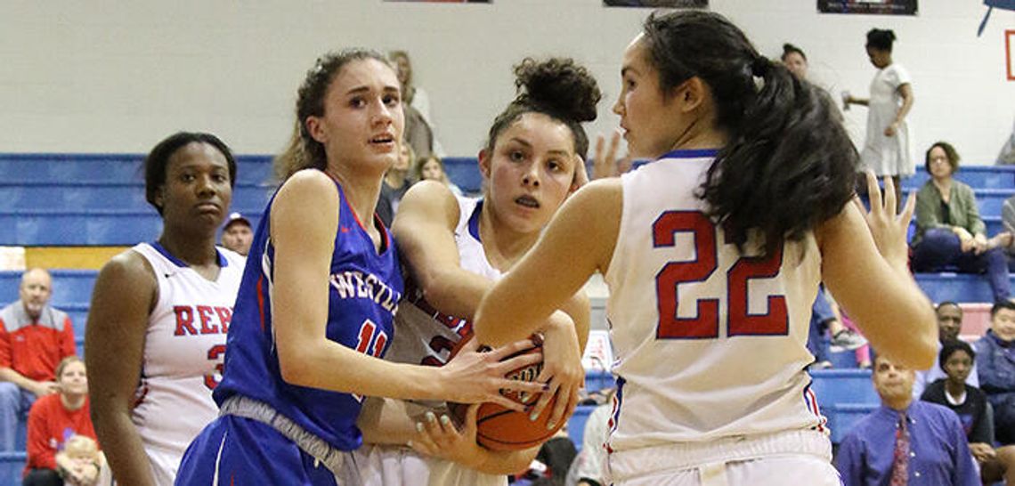 Hays girls hoops dominate Chaps for first district win
