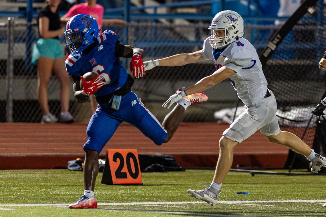 Hays Hawks pull away from Leander Lions for 45-13 victory Hays Hawks pull away from Leander Lions for 45-13 victory