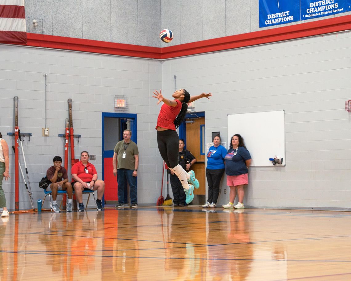 Hays Hawks volleyball loses to Bulldogs, bounces back against Eagles