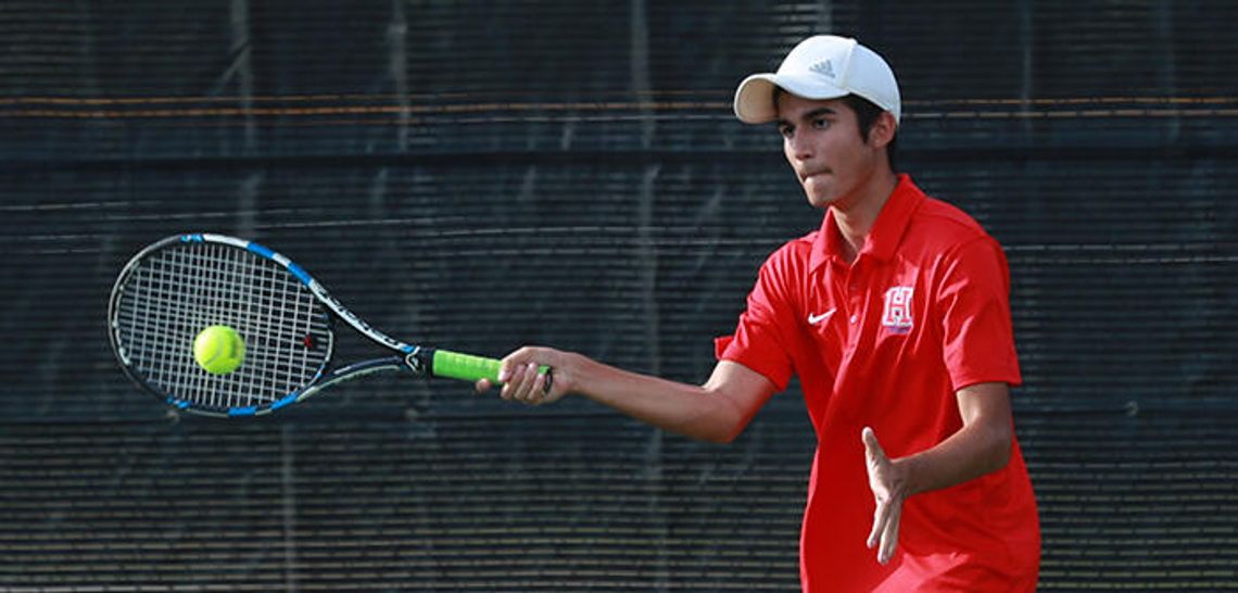 Hays tennis defeats Lobos in first round of Dist. 25-6A tourney