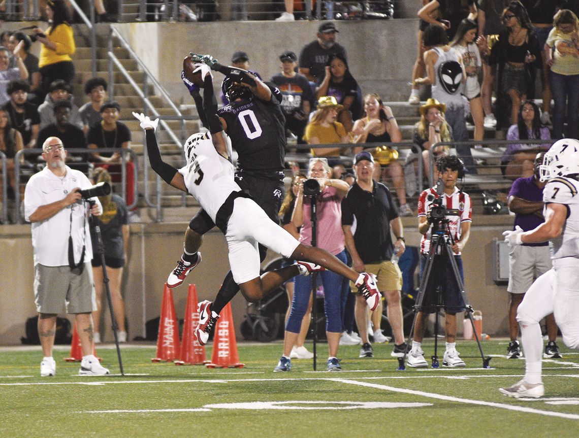 Jaguars pounce Cedar Ridge Raiders 28-14