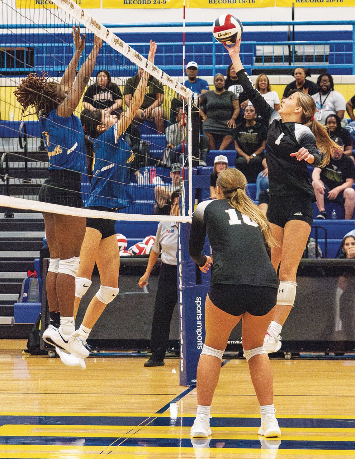 Jaguars sweep Panthers on the road