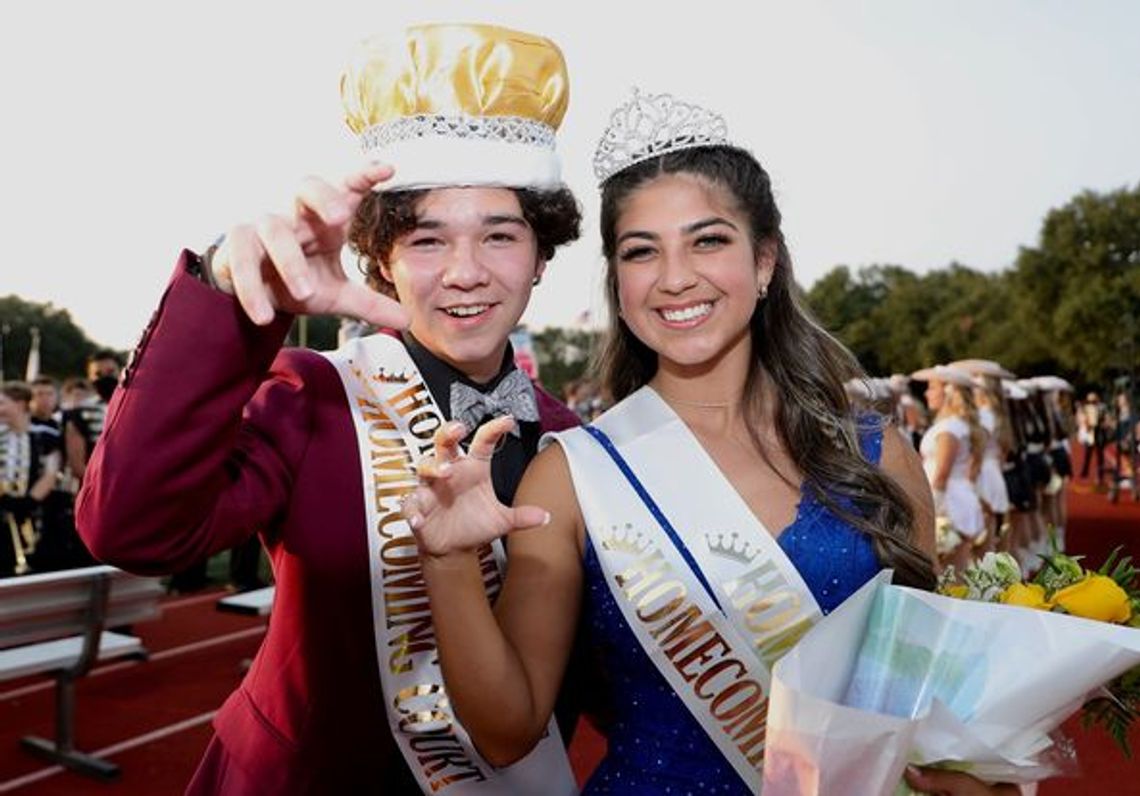 Johnson High School crowns Homecoming royalty