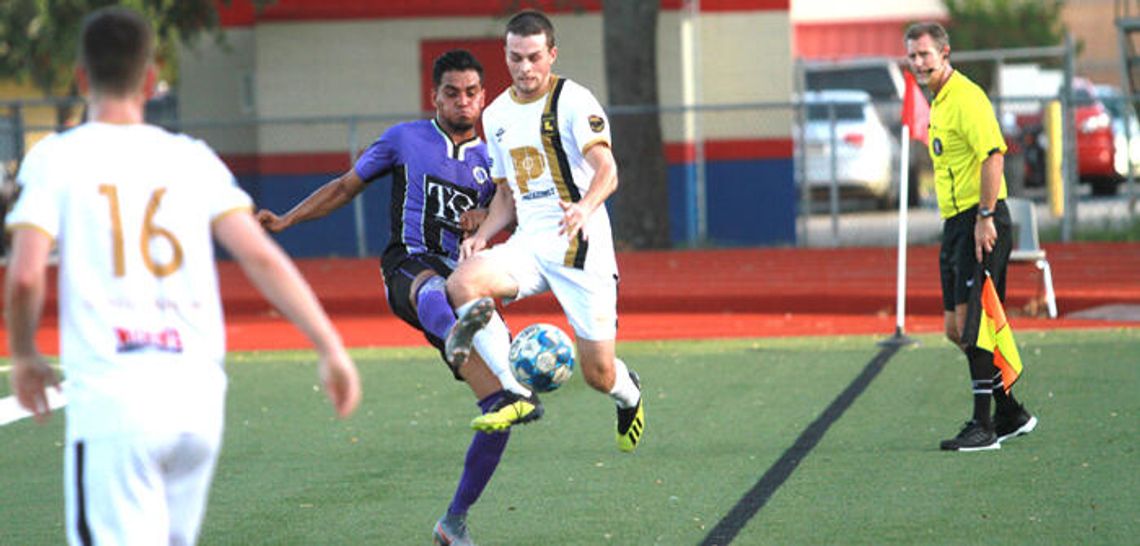 Krewe crushes Lobos 5-0