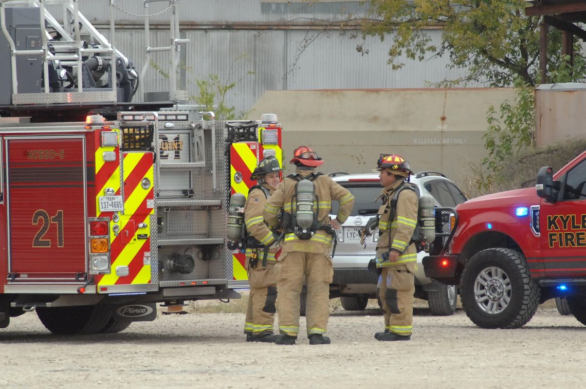 Kyle firefighters respond to flea market