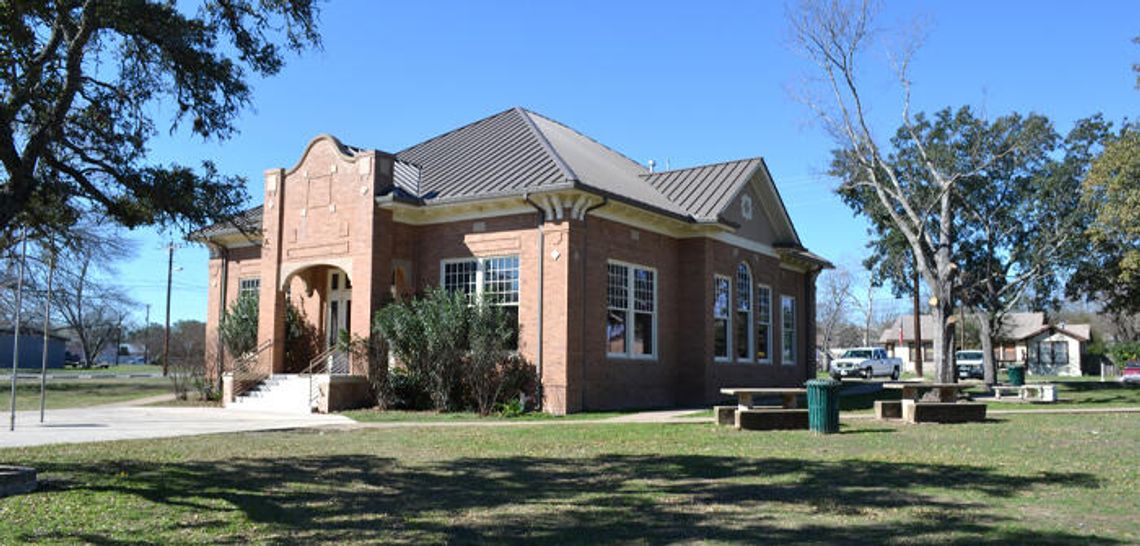 Kyle OKs repairs to historic City Hall