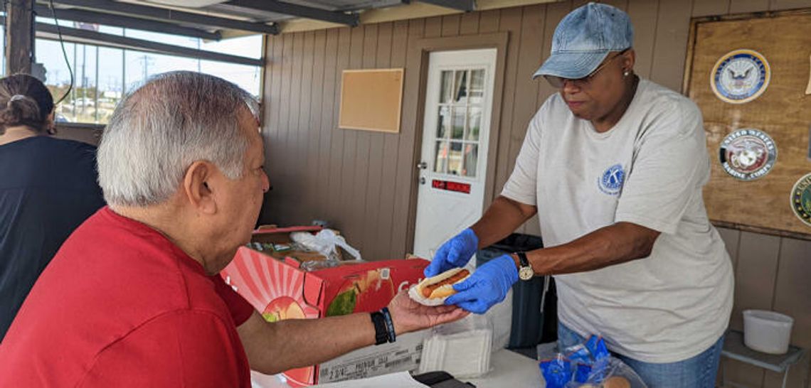 Kyle organizations host free lunch