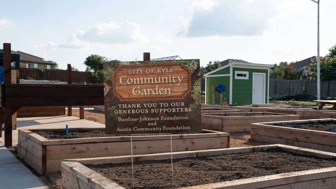 Kyle Parks &amp; Recreation hosts preview day, ribbon cutting for Community Garden at Post Oak