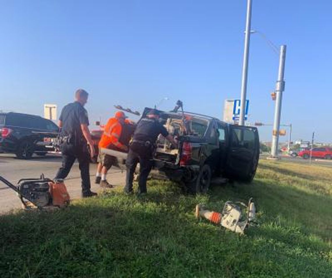 Kyle Police arrest theft suspects in pursuit
