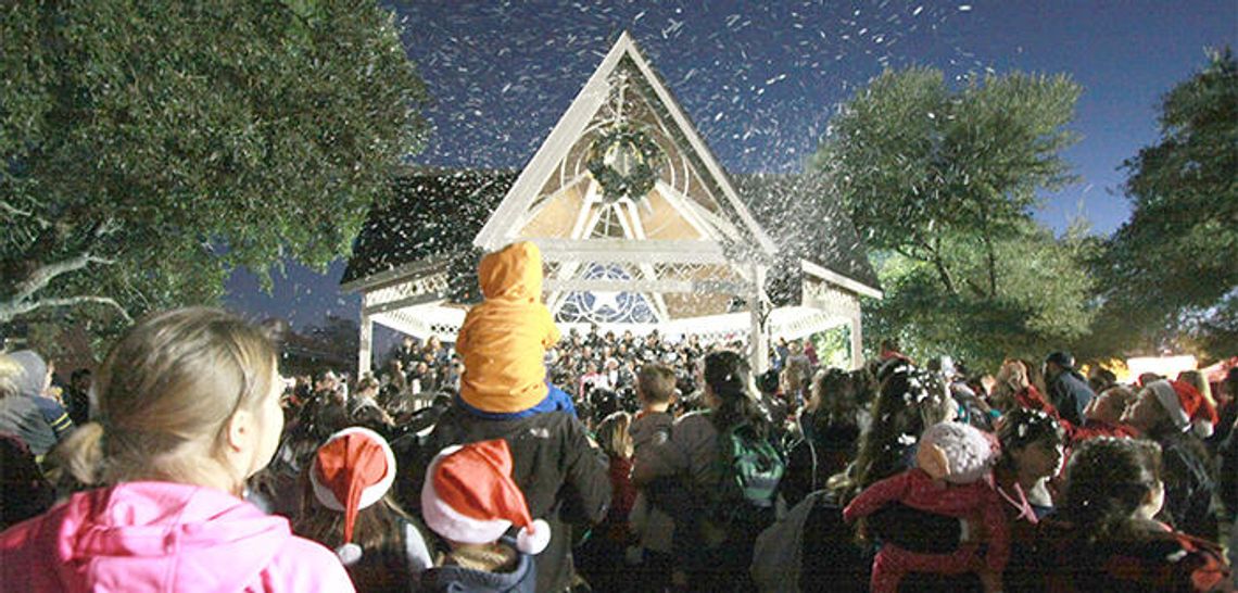 Kylites ring in the holidays