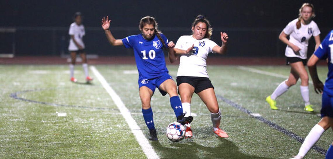 Lady Lobo soccer is playoff bound