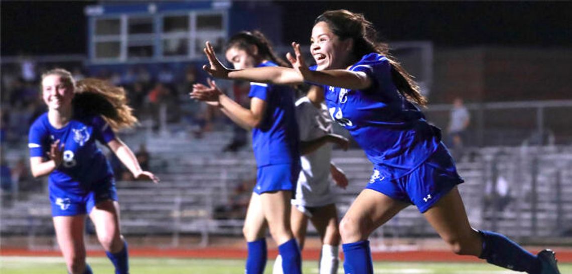 Lady Lobos crush Akins 4-0 in regular season finale