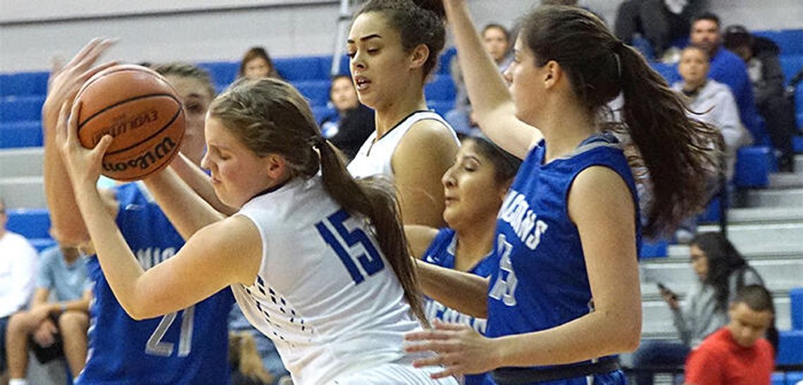Lady Lobos fall to Del Valle, Cedar Ridge in season opener
