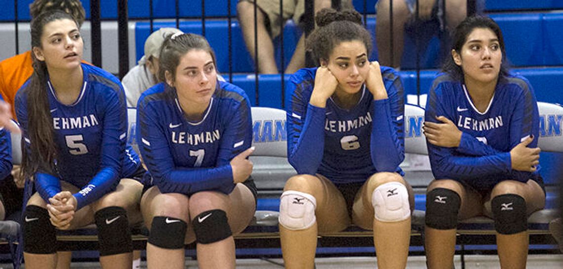 Lady Lobos fall to Lions