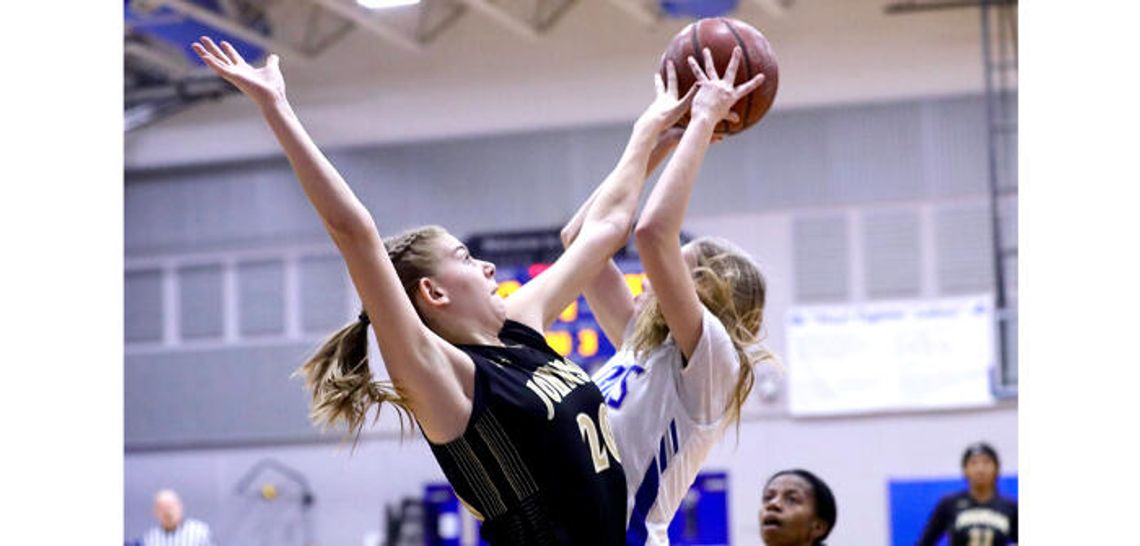 Lady Lobos succumb to Jaguars