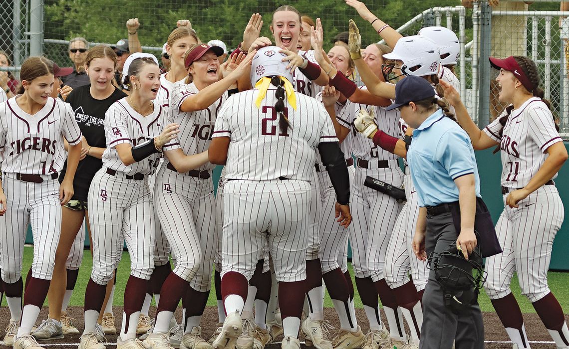 Dripping Springs Lady Tigers softball sweeps to win Area
