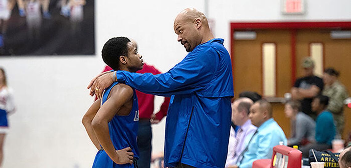 Lobo head boys hoops coach leaves for San Marcos