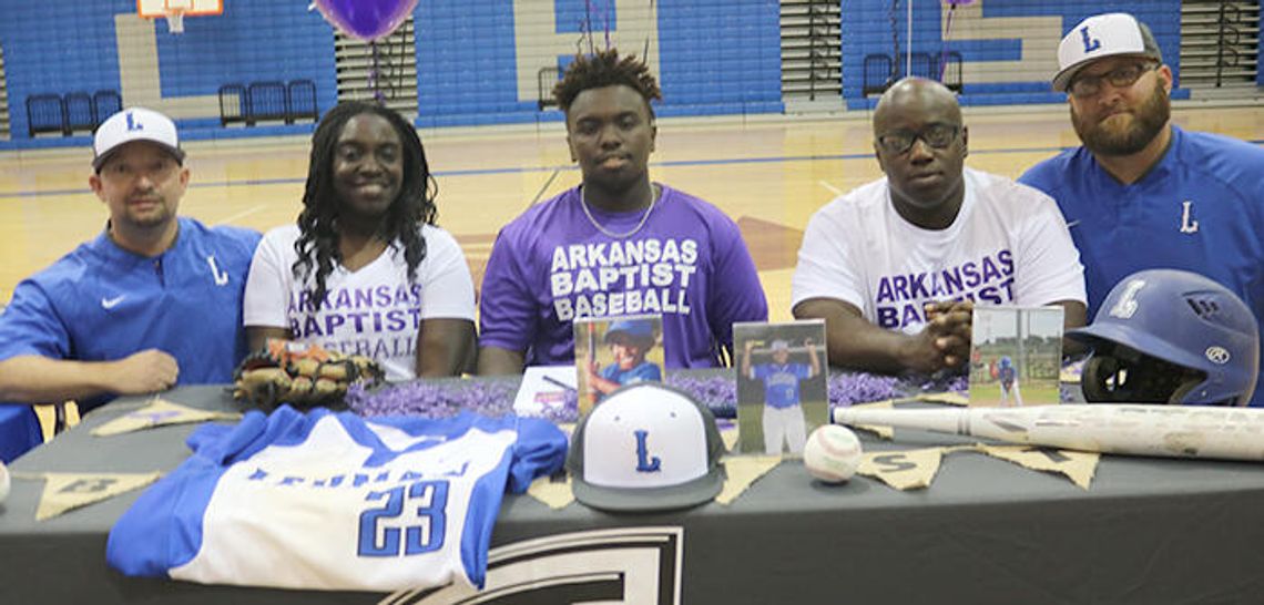 Lobo’s Curry signs to play baseball with Arkansas Baptist College Lobo’s Curry signs to play baseball with Arkansas Baptist College
