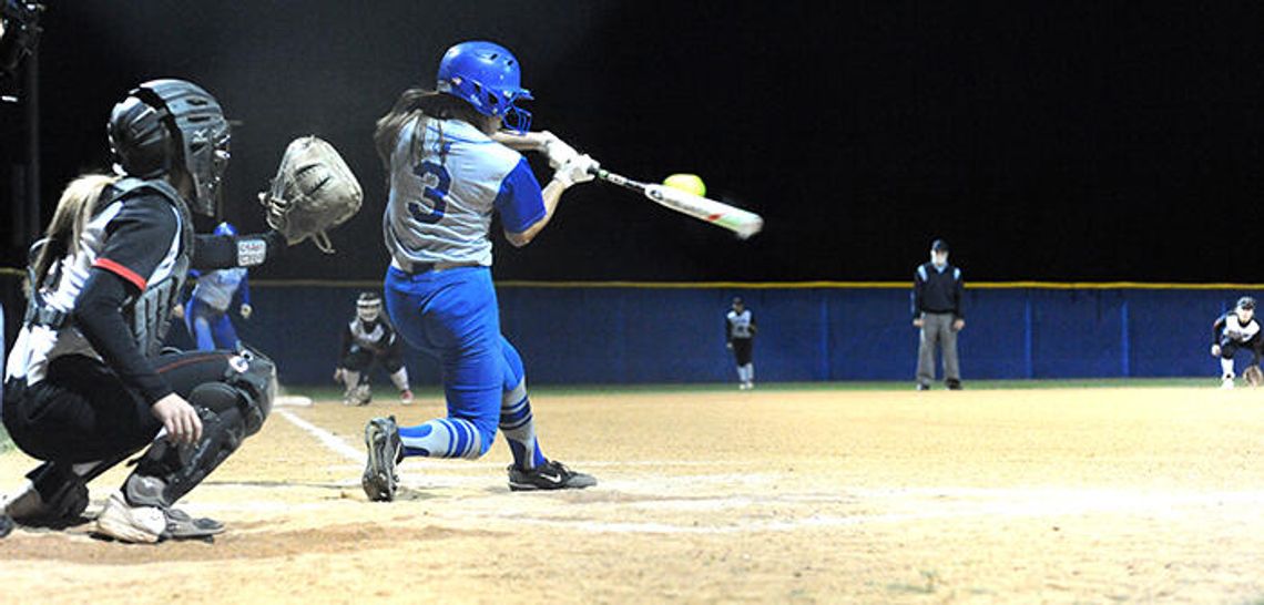 Lobo softball punches playoff ticket
