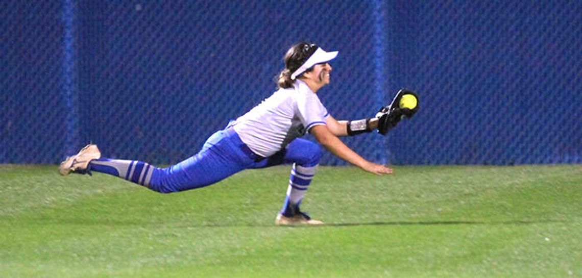 Lobo softball snags key 4-2 win over Austin
