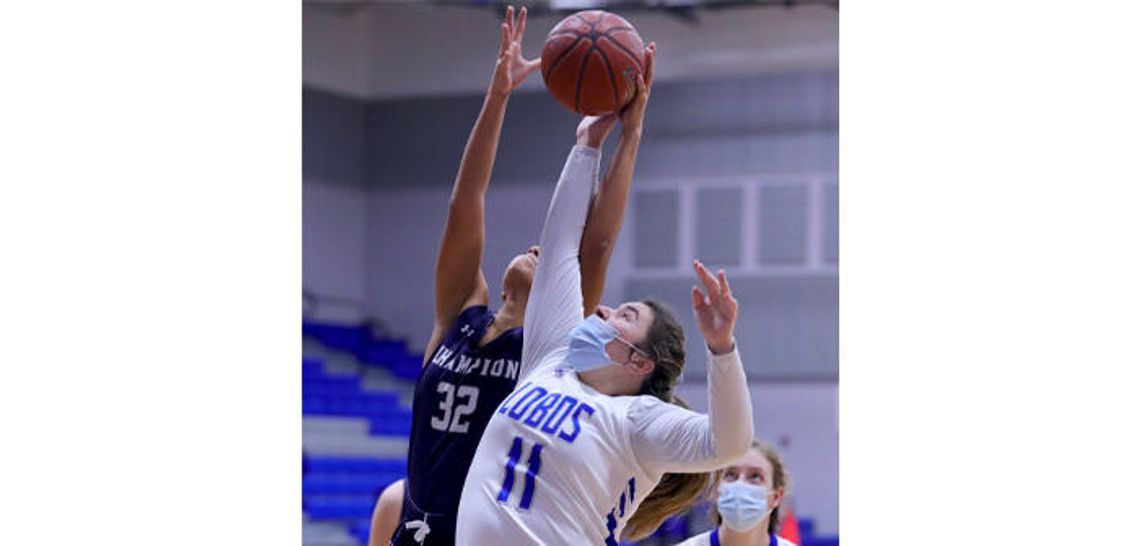 Lobos begin new year 1-1