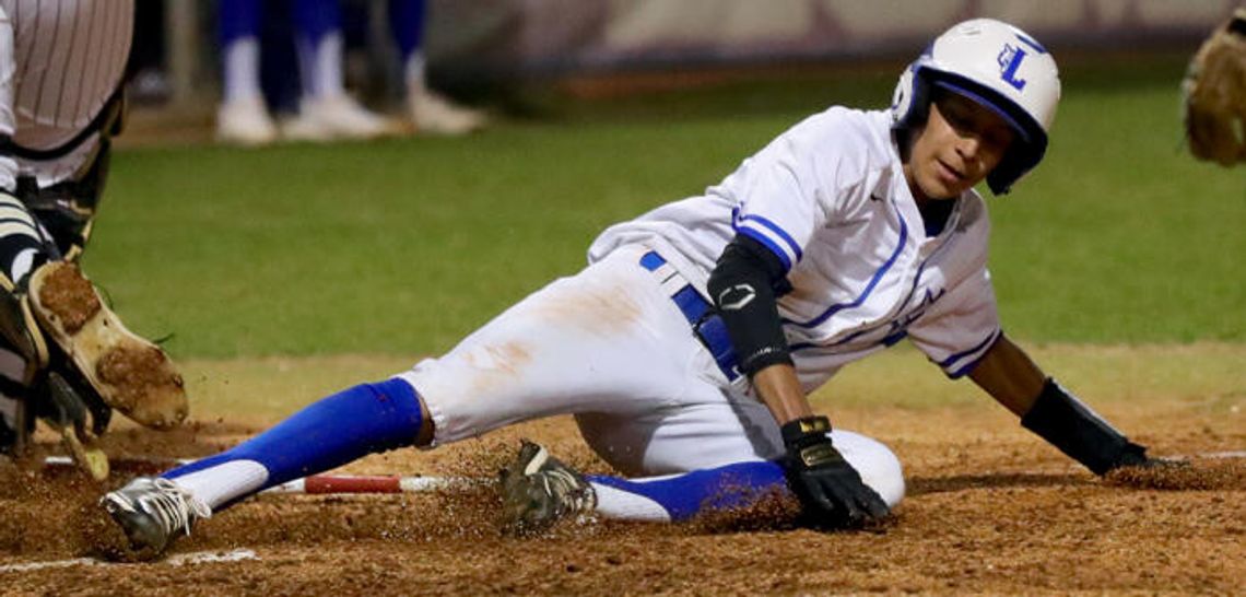 Lobos dominate Matadors 9-1