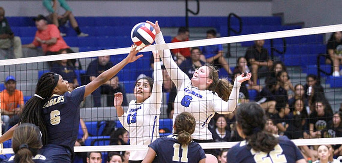 Lobos fall to Akins in four 