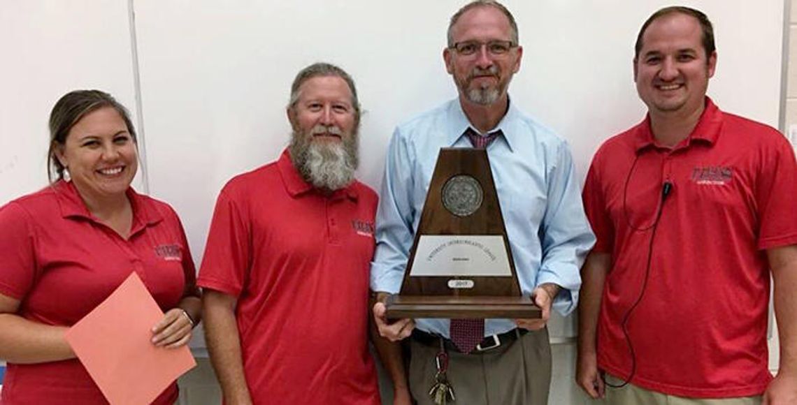 Lobos, Rebels take  first division honors at UIL band competition
