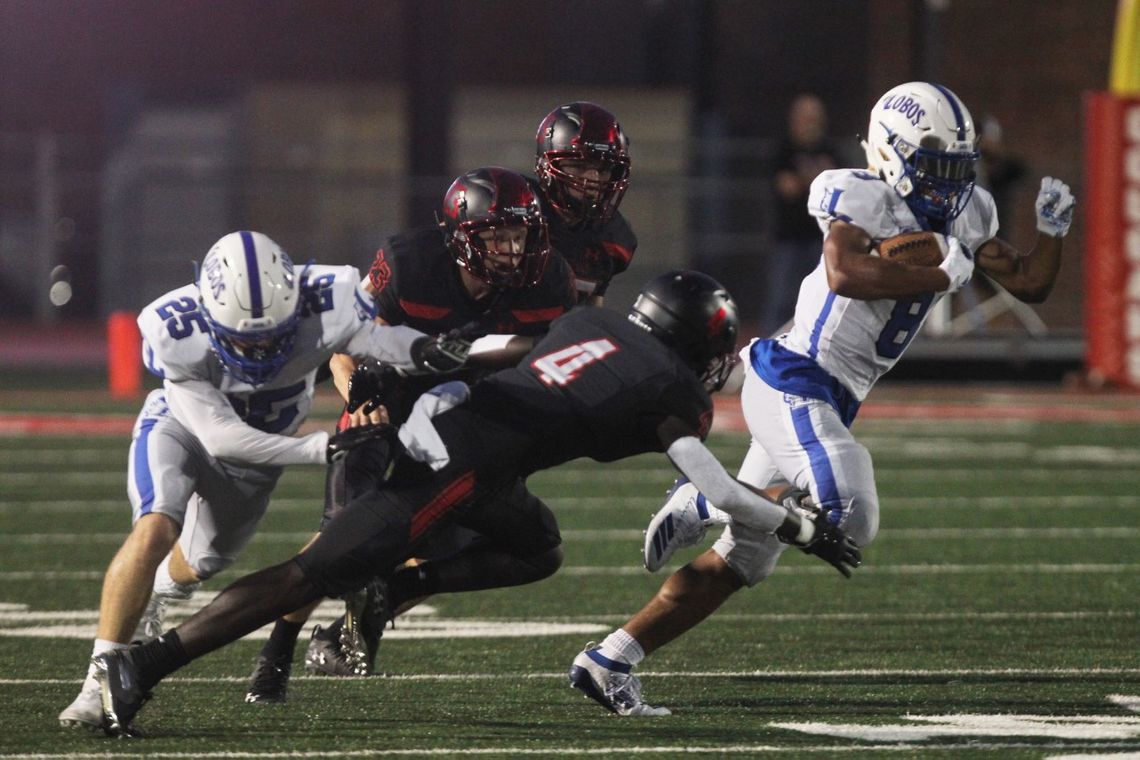 Lobos stun Canyon to end losing streak